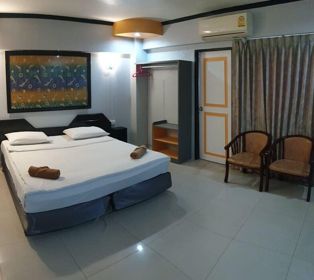 Home Pattaya Hotel Extérieur photo