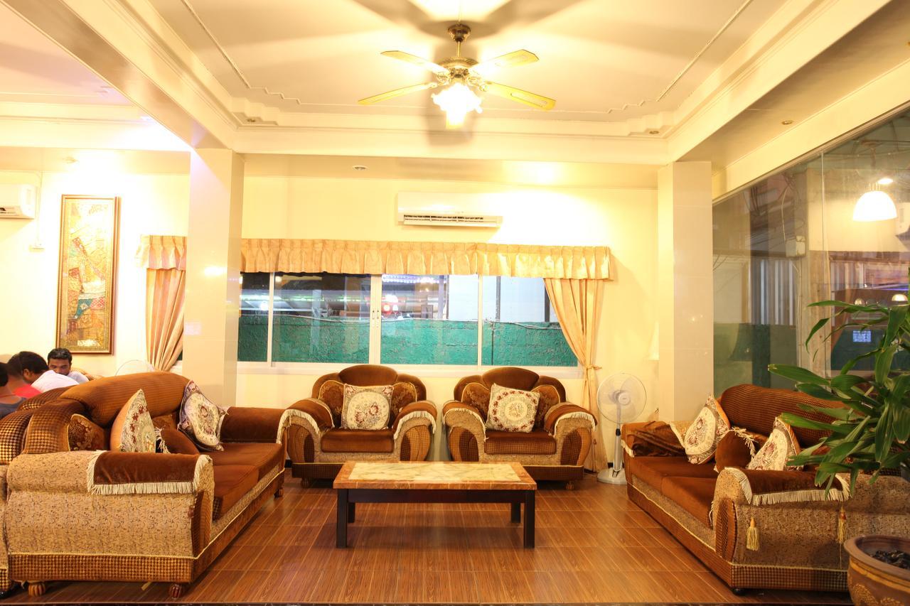 Home Pattaya Hotel Extérieur photo