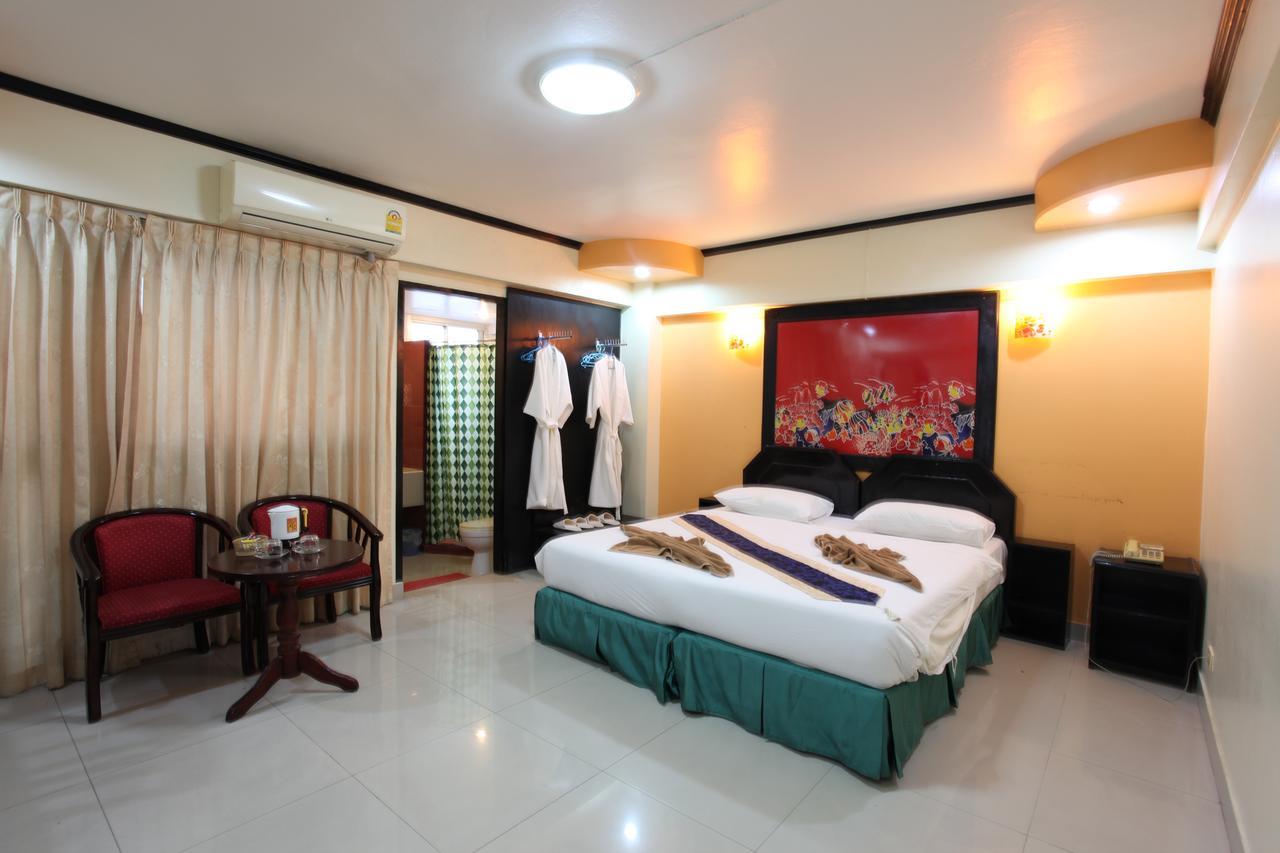 Home Pattaya Hotel Extérieur photo